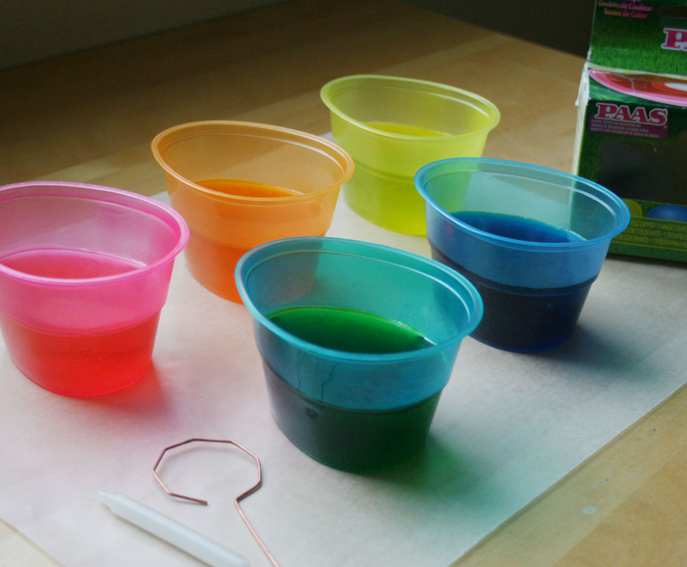 How to Dye Eggs with a Paas Kit
