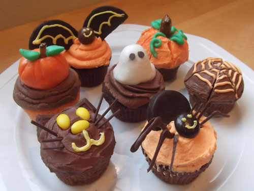 Halloween Cupcake Decorating