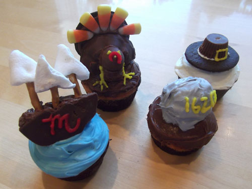Thanksgiving Cupcake Decorating