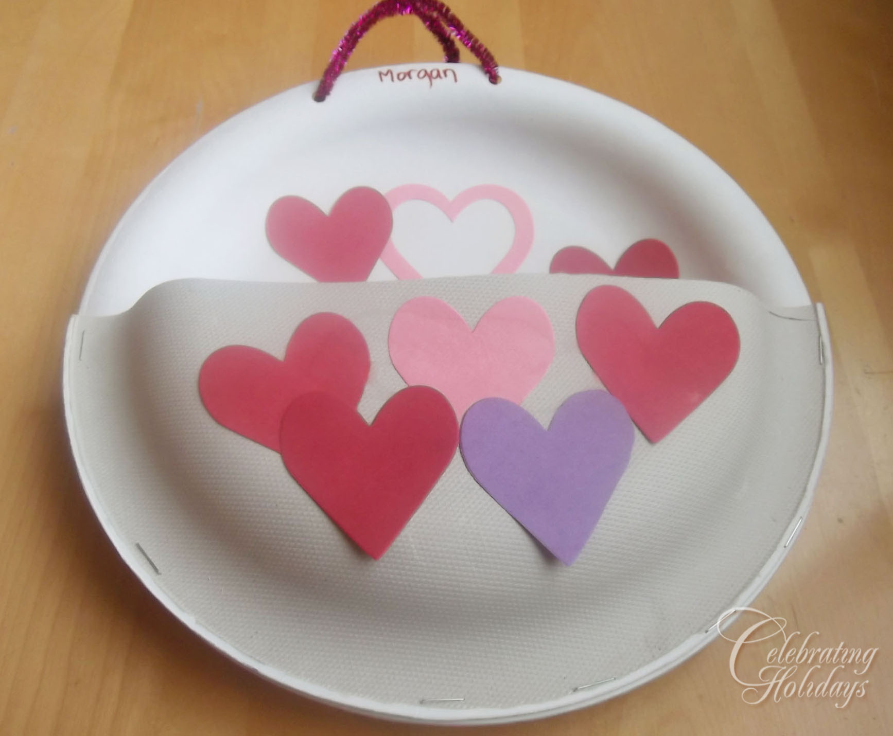 Valentine’s Day Heavy Duty Paper Plate Card Holder | Celebrating Holidays1735 x 1431