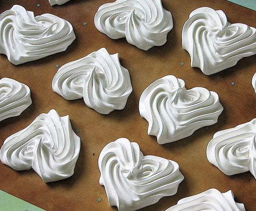 Meringue Hearts