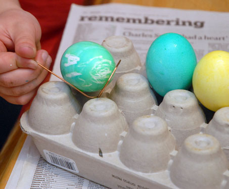 Upside Down Egg Carton to Dry Easter Eggs